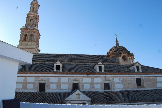 El Patio del Limonero Iglesia de Santa Maria Spain thumbnail