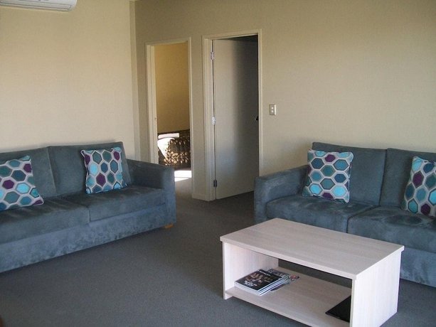 Sierra Motel and Apartments Lindis Pass New Zealand thumbnail