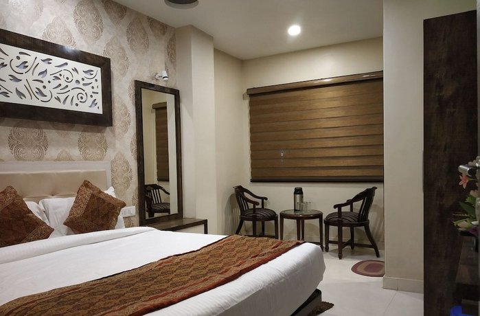 Hotel Aadesh Palace Chaumsathi Ghat India thumbnail