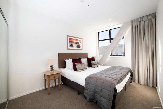 Executive 2 Bedroom Apartment Remarkables Park Frankton New Zealand thumbnail