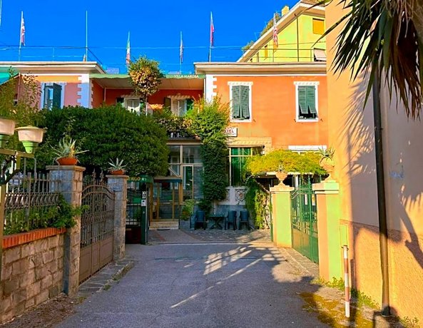 Hotel Villa Marosa 시르콜로골프테니스라팔로 Italy thumbnail