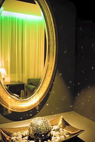 Qiu Hotel Rooms Beauty Secrets Salon & Day Spa Romania thumbnail