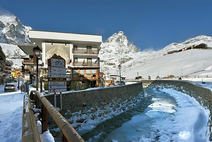 Hotel Meuble' Joli 라기 치메 비안케 스키 리프트 Italy thumbnail