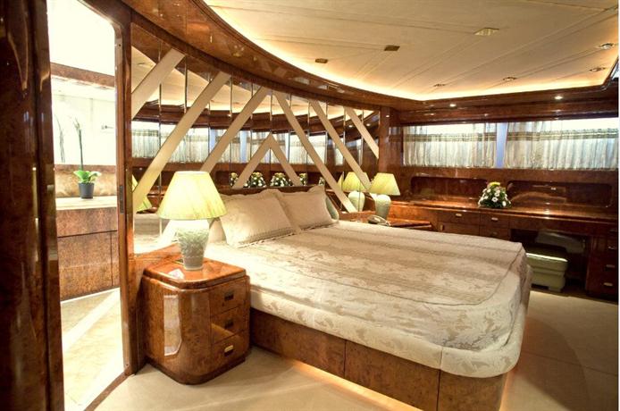 Motor Yacht Dandy