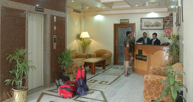 Hotel Raj Plaza