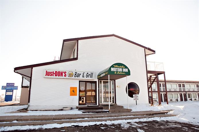 Red Deer Inn & Suites