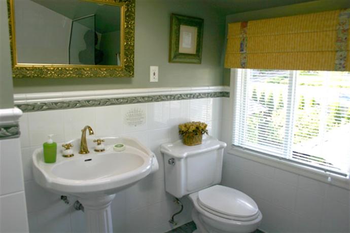Crystal's View Bed & Breakfast