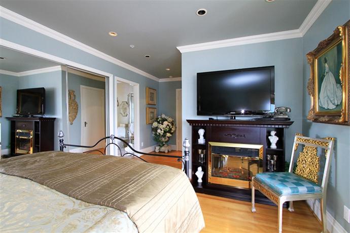 Crystal's View Bed & Breakfast