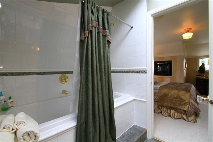 Crystal's View Bed & Breakfast