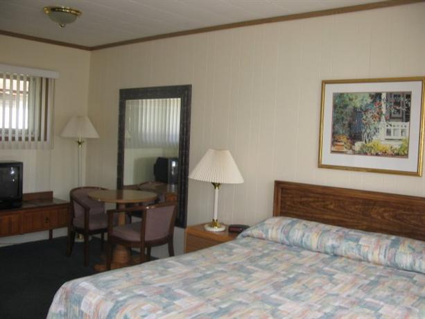 Wasaga Beach Inn and Cottages