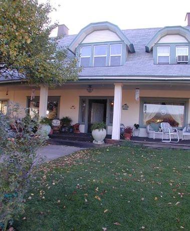 Mount Shasta Ranch Bed and Breakfast