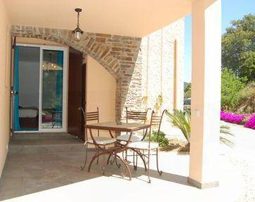 Villa Nais B&B