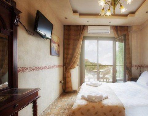 Oreiades Guesthouse