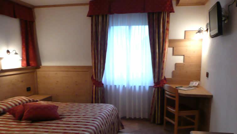 Hotel Bucaneve