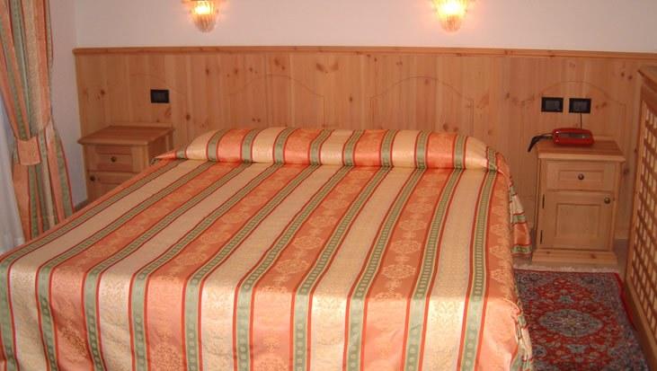 Hotel Bucaneve