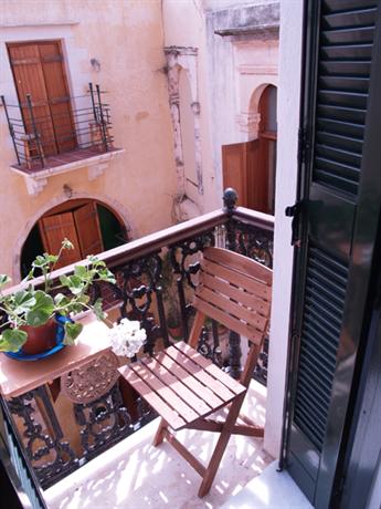 Silde Studios & Apartments
