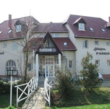 Alabastrom Panzio Es Etterem - dream vacation