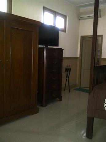 Ndalem Suratin Guesthouse