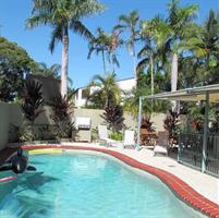 Noosa Heads accommodation: Le Court Villas