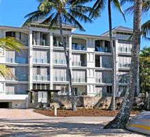 Cairns accommodation: Island Views Palm Cove