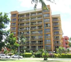 Cairns accommodation: Coral Towers Holiday Suites