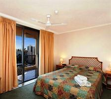 Gold Coast accommodation: Rainbow Commodore Apartments