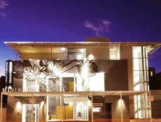 Adelaide accommodation: Majestic Minima Hotel