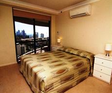 Gold Coast accommodation: Victoria Square Apartments