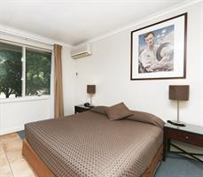 Canberra accommodation: Forrest Hotel & Apartments