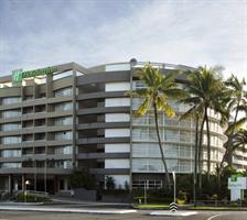 Cairns accommodation: DoubleTree by Hilton Cairns