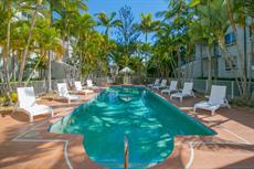Gold Coast accommodation: Bay Lodge Apartments
