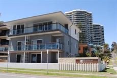 Gold Coast accommodation: Bujerum Apartments on Burleigh