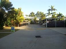 Cairns accommodation: Coral Reef Apartments