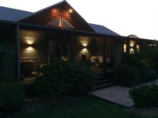 Lovedale accommodation: Lilies Luxury Retreats