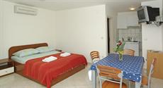 Adria Apartments Bol 