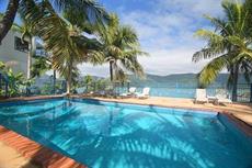 Shute Harbour accommodation: Coral Point Lodge