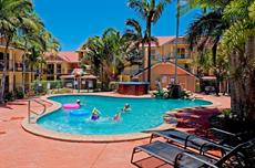 Airlie Beach accommodation: At Beach Court Holiday Villas