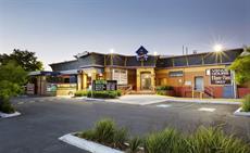 Melbourne accommodation: Meadow Inn Hotel-Motel