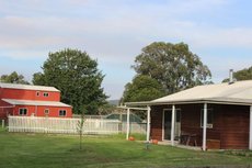 Melbourne accommodation: Dixiglen Farm
