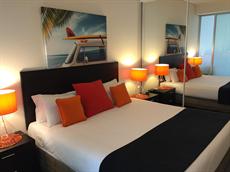 Cairns accommodation: Cairns Harbour Lights