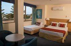 Newcastle accommodation: Newcastle Beach Hotel