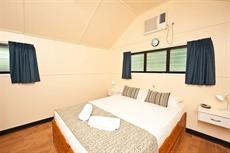 Cairns accommodation: Ellis Beach Oceanfront Bungalows