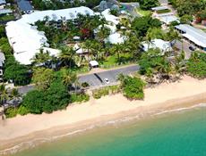 Cairns accommodation: Coral Sands Beachfront Resort