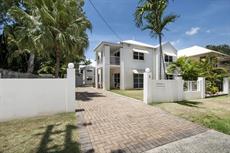 Cairns accommodation: The Reef Retreat Townhouses