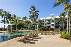 Cairns accommodation: Coral Sands Beachfront Resort