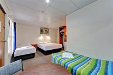 Bundaberg accommodation: Chalet Motor Inn