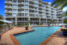 Gold Coast accommodation: Kirra Beach Apartments