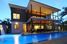 Cairns accommodation: Bramston Beach - Luxury Holiday House