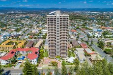 Gold Coast accommodation: Burleigh Esplanade Apartments