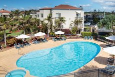 Gold Coast accommodation: Golden Riviera Beach Resort